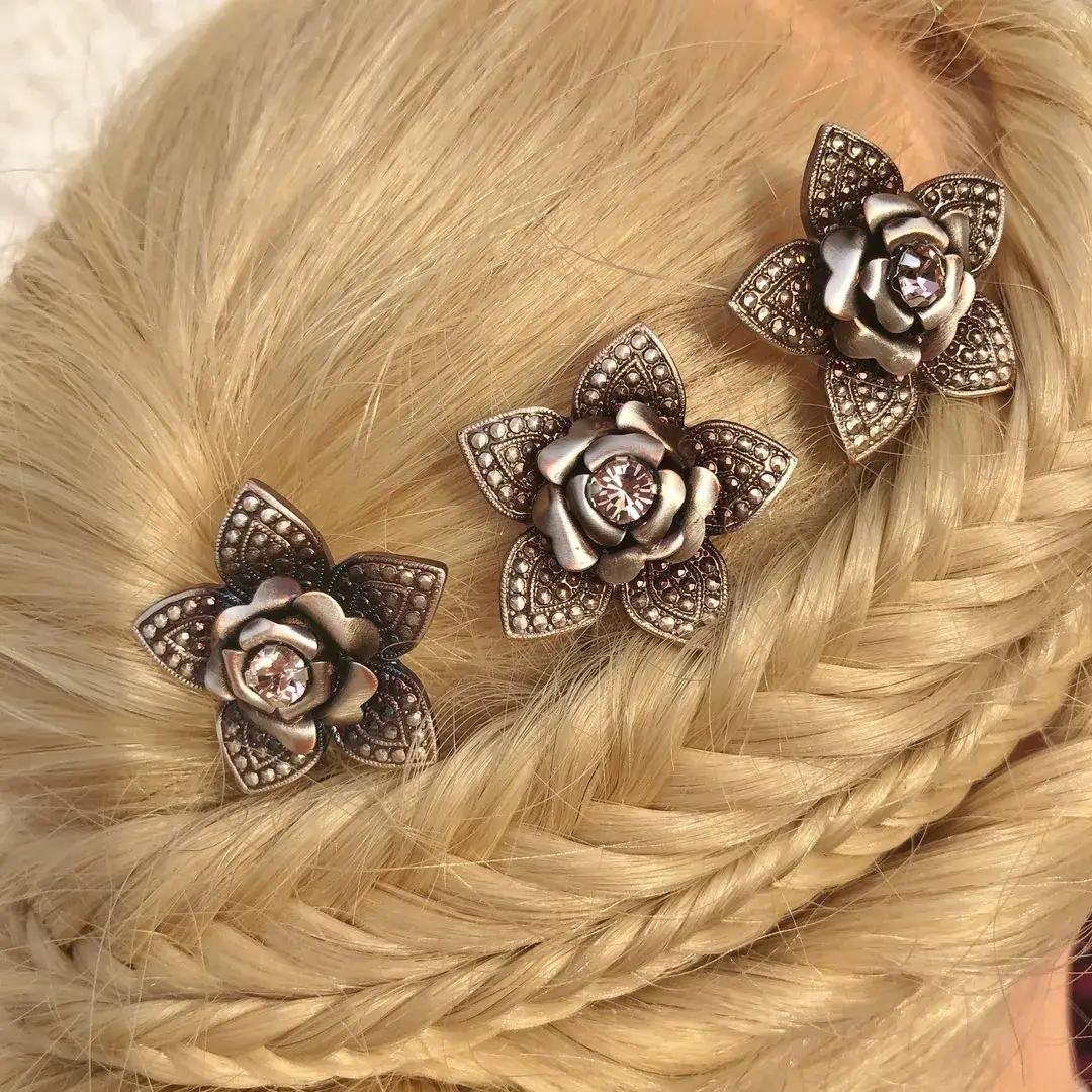 Trachten-Haarnadel mit Swarovski in rosé No. 2 – Bild 16 – Chiemgauer Heimatwerk Trachten-Onlineshop Trachten-Haarnadel mit Swarovski in rosé No. 2 - Bild 16 - Chiemgauer Heimatwerk Trachten-Onlineshop