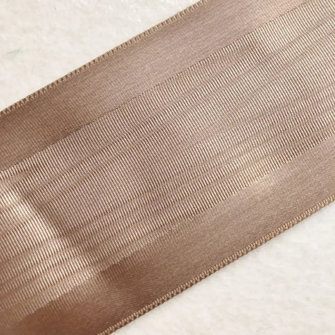 Trachtenband Moiré Band in taupe – Bild 10 – Chiemgauer Heimatwerk Trachten-Onlineshop Trachtenband Moiré Band in taupe - Bild 10 - Chiemgauer Heimatwerk Trachten-Onlineshop