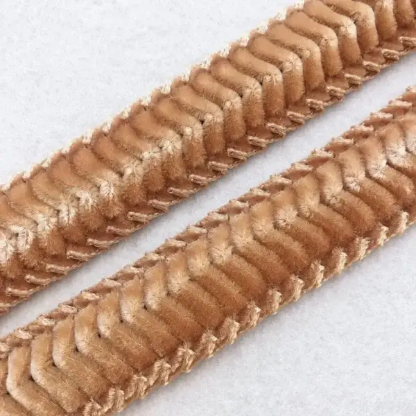 Trachtenborte Rosmarinrüsche in apricot - Bild 1 - Chiemgauer Heimatwerk Trachten-Onlineshop
