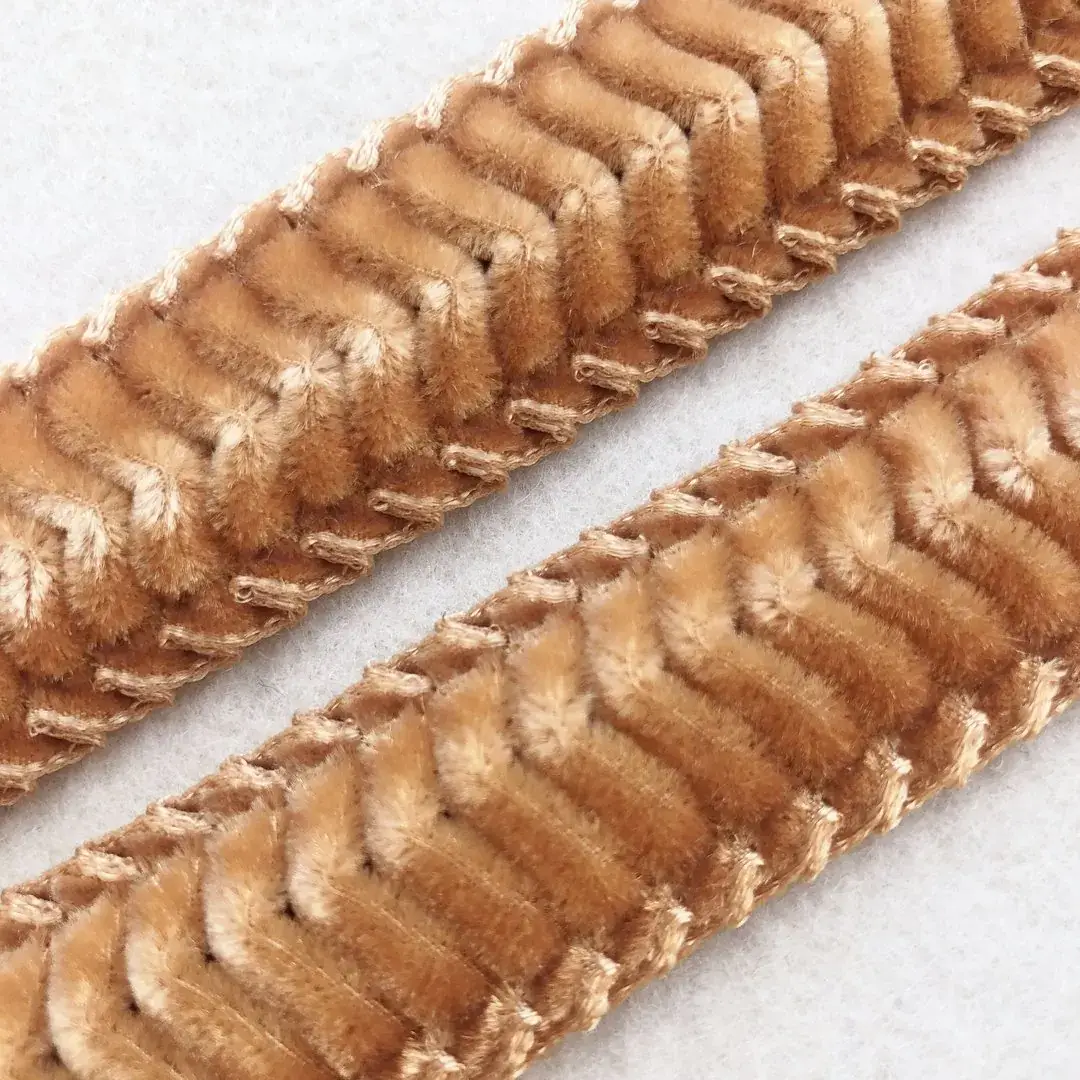 Trachtenborte Rosmarinrüsche in apricot – Bild 5 – Chiemgauer Heimatwerk Trachten-Onlineshop Trachtenborte Rosmarinrüsche in apricot - Bild 5 - Chiemgauer Heimatwerk Trachten-Onlineshop