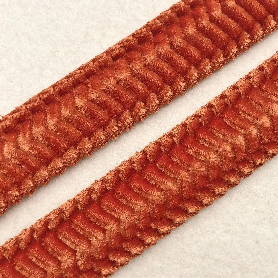 Trachtenborte Rosmarinrüsche in orange – Bild 5 – Chiemgauer Heimatwerk Trachten-Onlineshop Trachtenborte Rosmarinrüsche in orange - Bild 5 - Chiemgauer Heimatwerk Trachten-Onlineshop