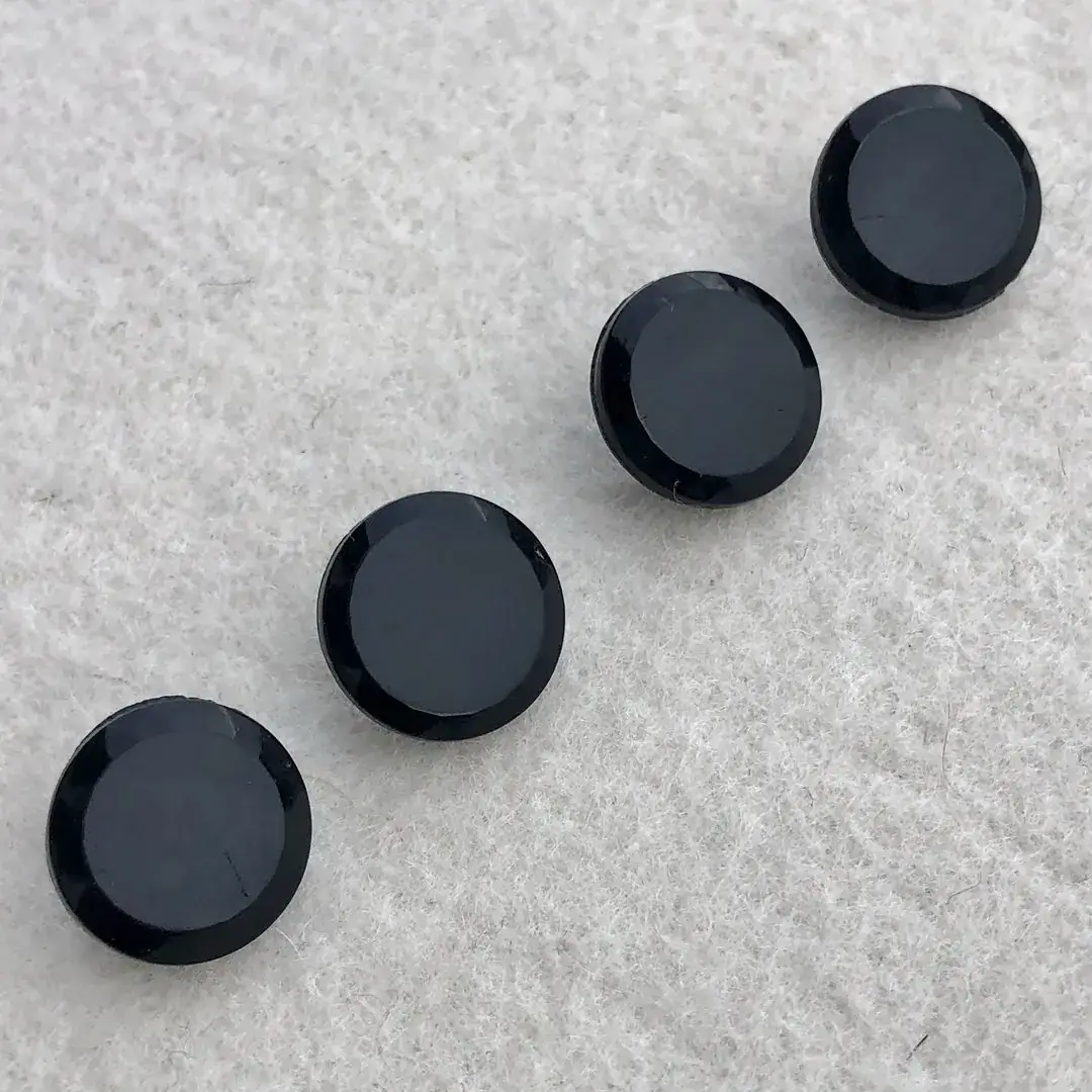 Trachtenknopf aus echtem Glas schwarz No. 28 – Bild 7 – Chiemgauer Heimatwerk Trachten-Onlineshop Trachtenknopf aus echtem Glas schwarz No. 28 - Bild 7 - Chiemgauer Heimatwerk Trachten-Onlineshop