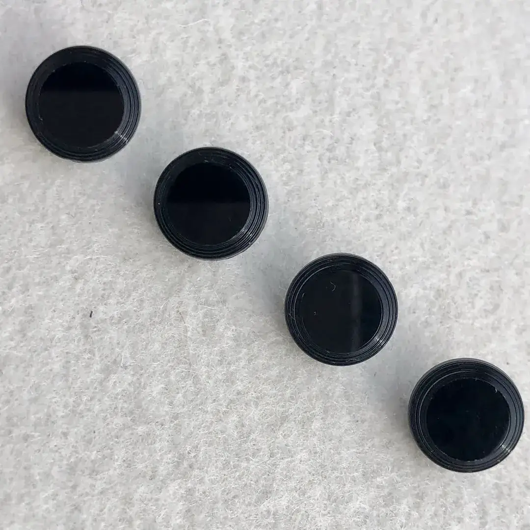Trachtenknopf aus echtem Glas schwarz No. 34 – Bild 7 – Chiemgauer Heimatwerk Trachten-Onlineshop Trachtenknopf aus echtem Glas schwarz No. 34 - Bild 7 - Chiemgauer Heimatwerk Trachten-Onlineshop
