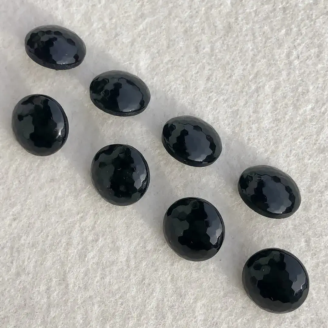 Trachtenknopf aus echtem Glas schwarz No. 49 – Bild 7 – Chiemgauer Heimatwerk Trachten-Onlineshop Trachtenknopf aus echtem Glas schwarz No. 49 - Bild 7 - Chiemgauer Heimatwerk Trachten-Onlineshop