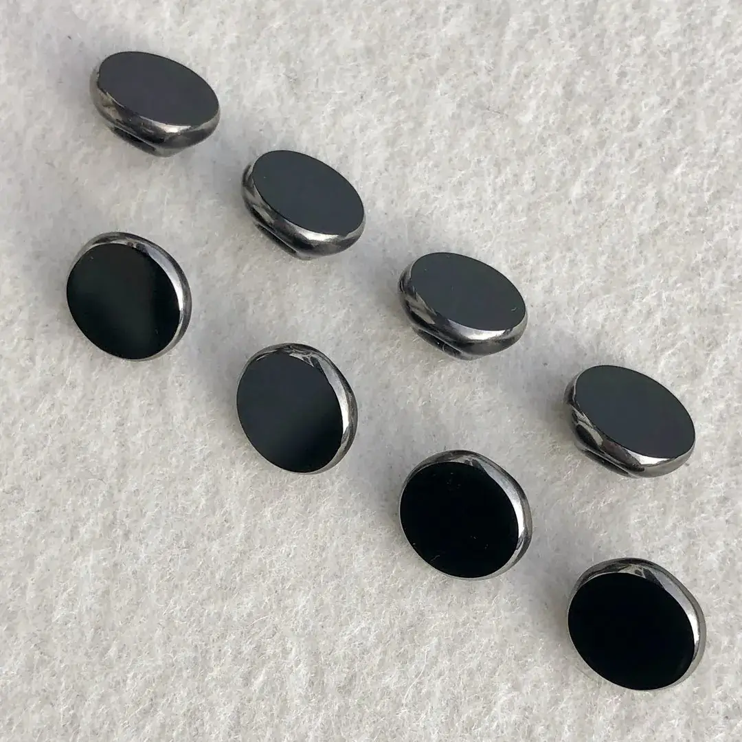 Trachtenknopf aus echtem Glas schwarz-platin No. 9 – Bild 37 – Chiemgauer Heimatwerk Trachten-Onlineshop Trachtenknopf aus echtem Glas schwarz-platin No. 9 - Bild 37 - Chiemgauer Heimatwerk Trachten-Onlineshop
