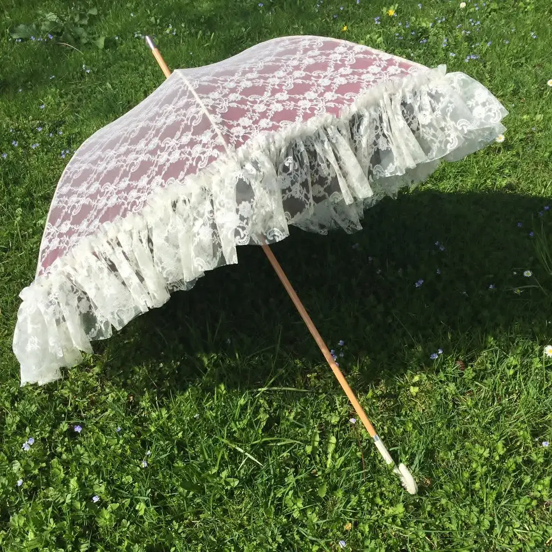 Trachtenschirm aus Spitze in creme – Bild 2 – Chiemgauer Heimatwerk Trachten-Onlineshop Trachtenschirm aus Spitze in creme - Bild 2 - Chiemgauer Heimatwerk Trachten-Onlineshop