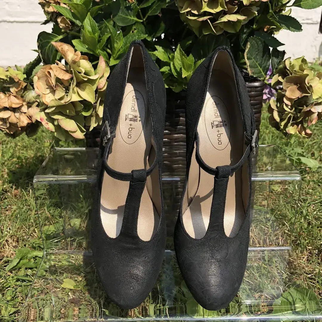 Trachtenschuhe Damen mit Riemchen – Bild 10 – Chiemgauer Heimatwerk Trachten-Onlineshop Trachtenschuhe Damen mit Riemchen - Bild 10 - Chiemgauer Heimatwerk Trachten-Onlineshop