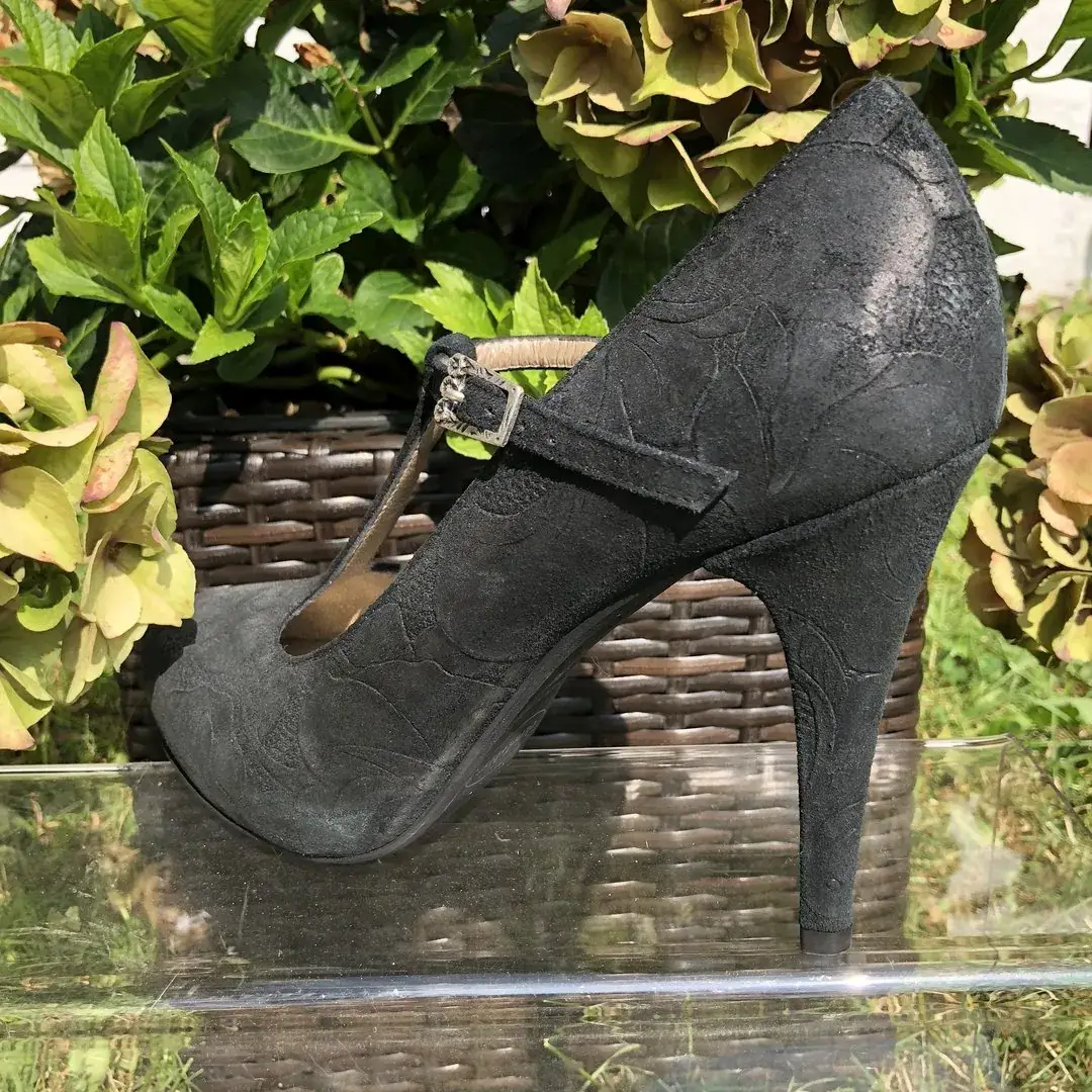 Trachtenschuhe Damen mit Riemchen – Bild 13 – Chiemgauer Heimatwerk Trachten-Onlineshop Trachtenschuhe Damen mit Riemchen - Bild 13 - Chiemgauer Heimatwerk Trachten-Onlineshop