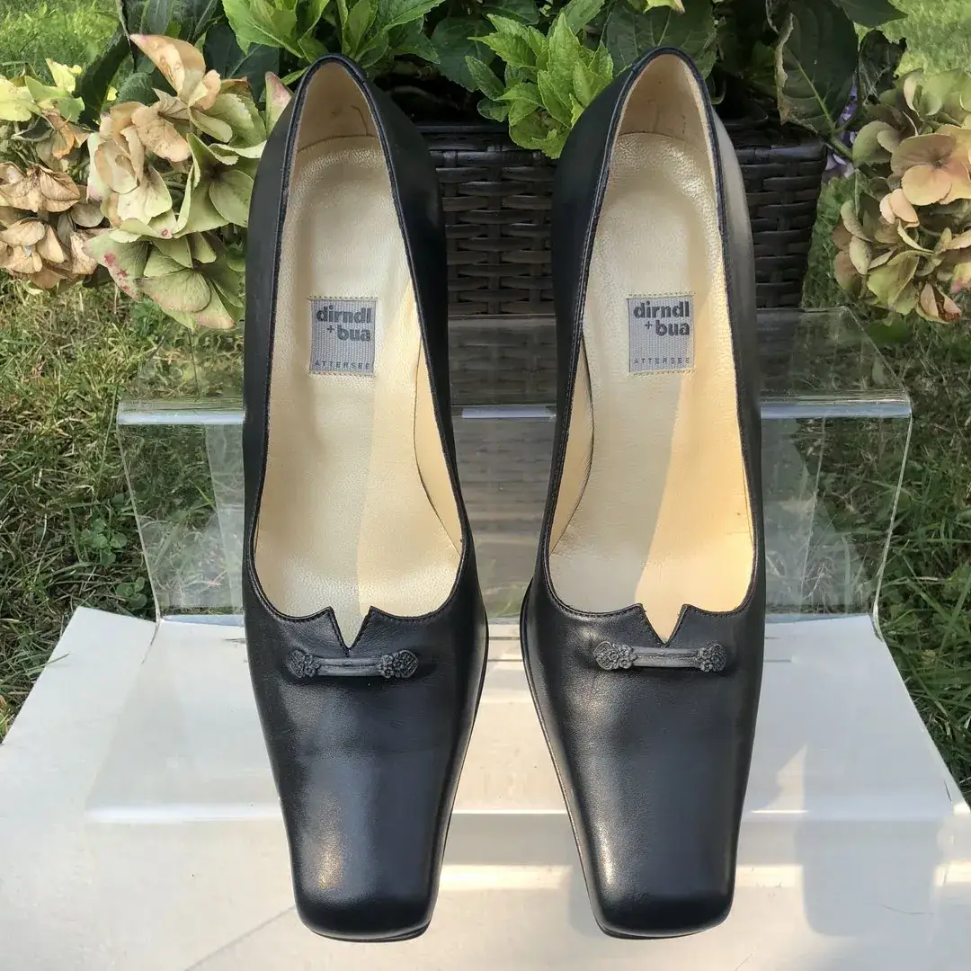 Trachtenschuhe Damen mit Spange in schwarz – Bild 5 – Chiemgauer Heimatwerk Trachten-Onlineshop Trachtenschuhe Damen mit Spange in schwarz - Bild 5 - Chiemgauer Heimatwerk Trachten-Onlineshop