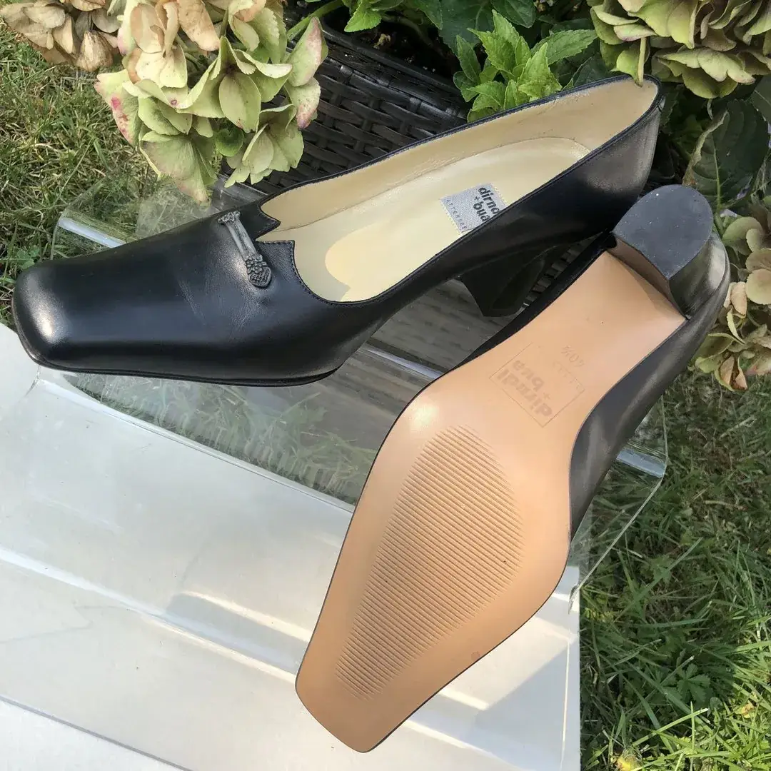 Trachtenschuhe Damen mit Spange in schwarz – Bild 8 – Chiemgauer Heimatwerk Trachten-Onlineshop Trachtenschuhe Damen mit Spange in schwarz - Bild 8 - Chiemgauer Heimatwerk Trachten-Onlineshop