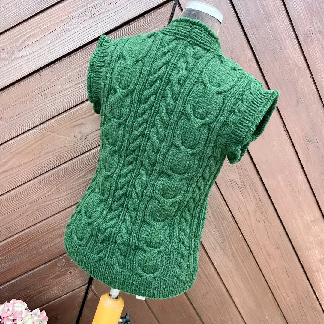 Trachtenstrickweste Damen in grün – Bild 2 – Chiemgauer Heimatwerk Trachten-Onlineshop Trachtenstrickweste Damen in grün - Bild 2 - Chiemgauer Heimatwerk Trachten-Onlineshop