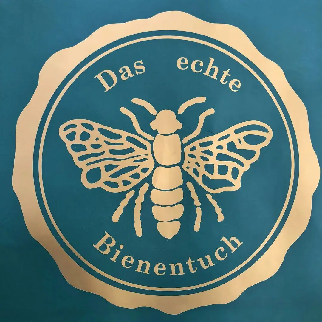 Trachtentuch Dirndltuch aus Seide mit Fransen No. 78 – Bild 18 – Chiemgauer Heimatwerk Trachten-Onlineshop Trachtentuch Dirndltuch aus Seide mit Fransen No. 78 - Bild 18 - Chiemgauer Heimatwerk Trachten-Onlineshop