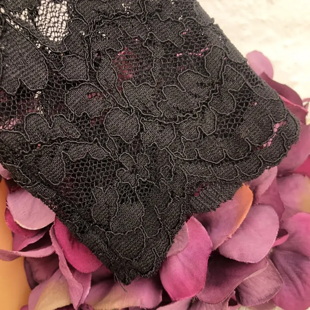 Waldorff Body langarm mit V-Ausschnitt aus Spitze in schwarz – Bild 17 – Chiemgauer Heimatwerk Trachten-Onlineshop Waldorff Body langarm mit V-Ausschnitt aus Spitze in schwarz - Bild 17 - Chiemgauer Heimatwerk Trachten-Onlineshop