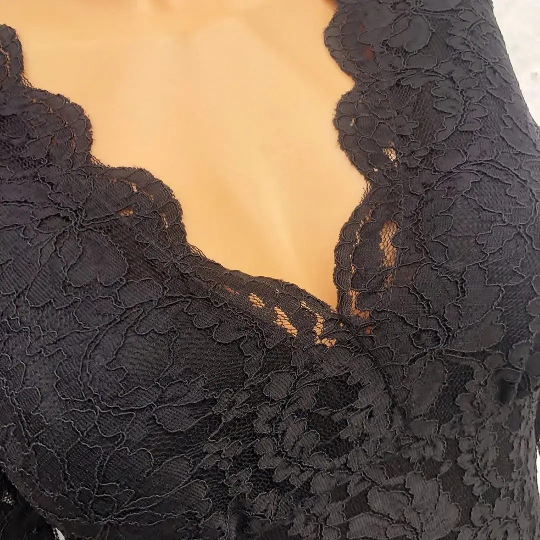 Waldorff Body langarm mit V-Ausschnitt aus Spitze in schwarz – Bild 6 – Chiemgauer Heimatwerk Trachten-Onlineshop Waldorff Body langarm mit V-Ausschnitt aus Spitze in schwarz - Bild 6 - Chiemgauer Heimatwerk Trachten-Onlineshop