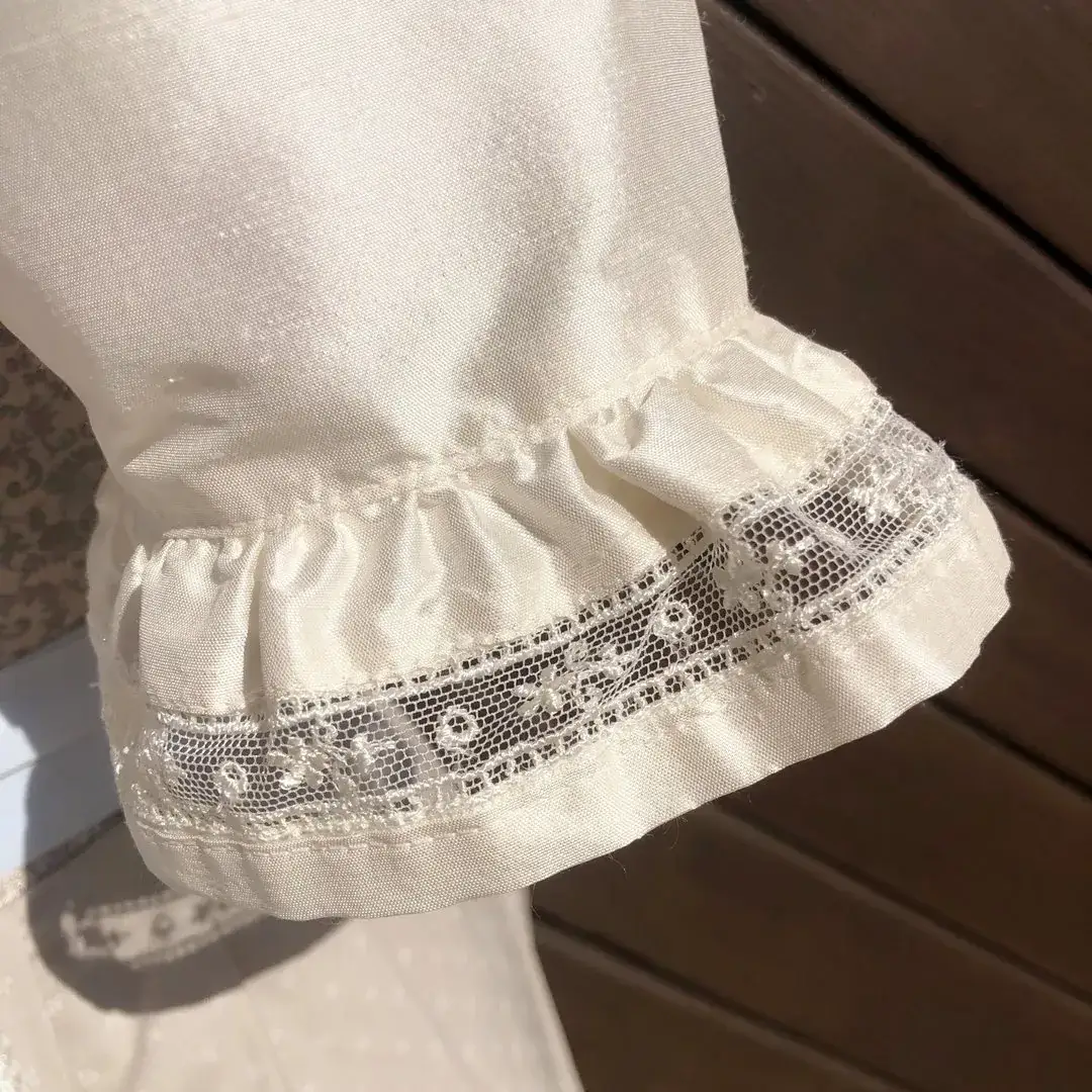 Waldorff Dirndlbluse aus Seide mit Kelchkragen – Bild 51 – Chiemgauer Heimatwerk Trachten-Onlineshop Waldorff Dirndlbluse aus Seide mit Kelchkragen - Bild 51 - Chiemgauer Heimatwerk Trachten-Onlineshop