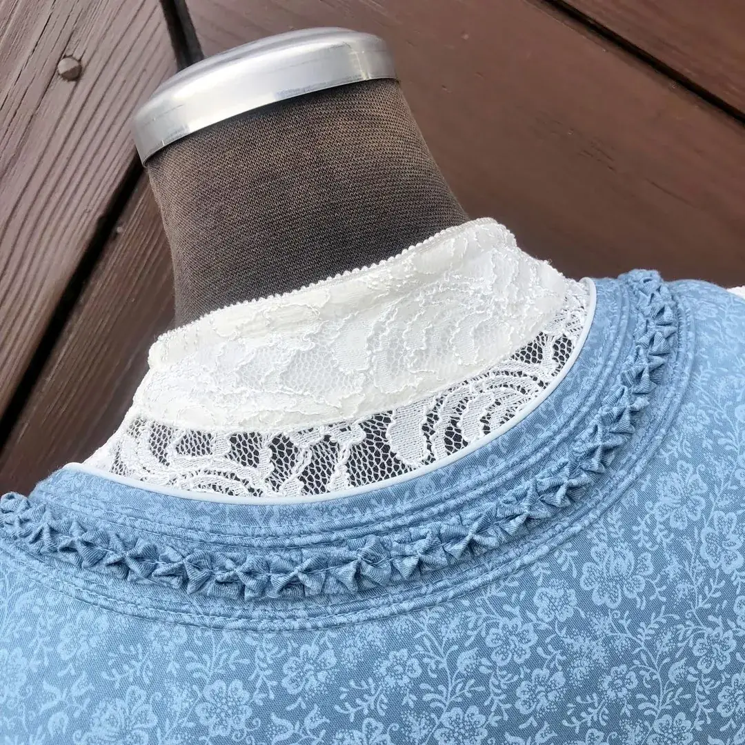 Waldorff Dirndlbluse creme mit Schneewittchenkragen No. 1 – Bild 12 – Chiemgauer Heimatwerk Trachten-Onlineshop Waldorff Dirndlbluse creme mit Schneewittchenkragen No. 1 - Bild 12 - Chiemgauer Heimatwerk Trachten-Onlineshop