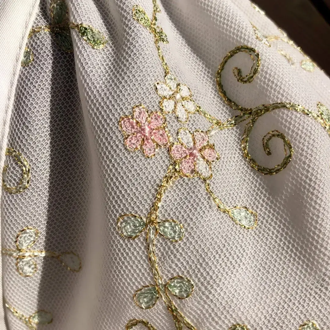 Waldorff Dirndlbluse creme mit Schneewittchenkragen No. 2 – Bild 58 – Chiemgauer Heimatwerk Trachten-Onlineshop Waldorff Dirndlbluse creme mit Schneewittchenkragen No. 2 - Bild 58 - Chiemgauer Heimatwerk Trachten-Onlineshop
