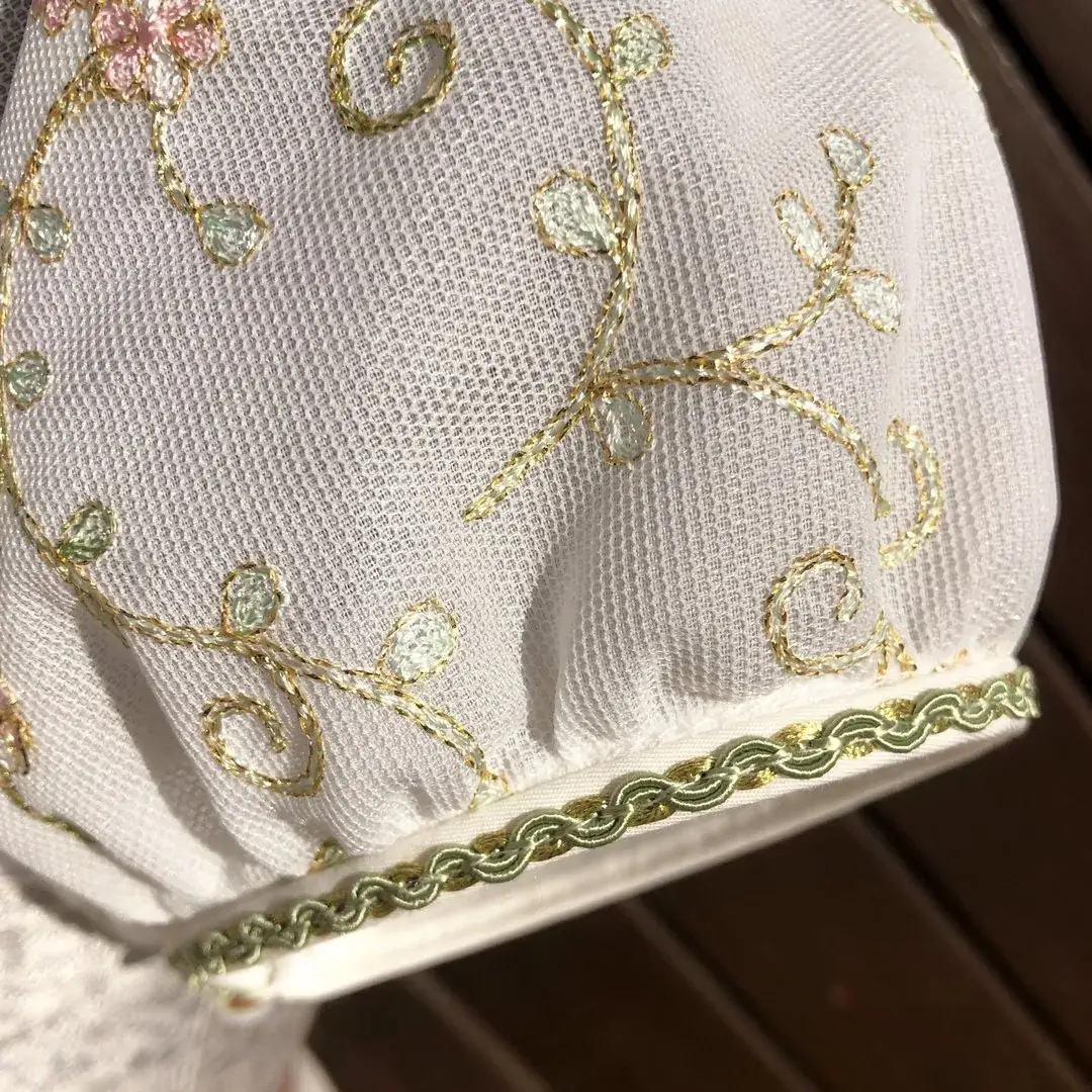 Waldorff Dirndlbluse creme mit Schneewittchenkragen No. 2 – Bild 7 – Chiemgauer Heimatwerk Trachten-Onlineshop Waldorff Dirndlbluse creme mit Schneewittchenkragen No. 2 - Bild 7 - Chiemgauer Heimatwerk Trachten-Onlineshop