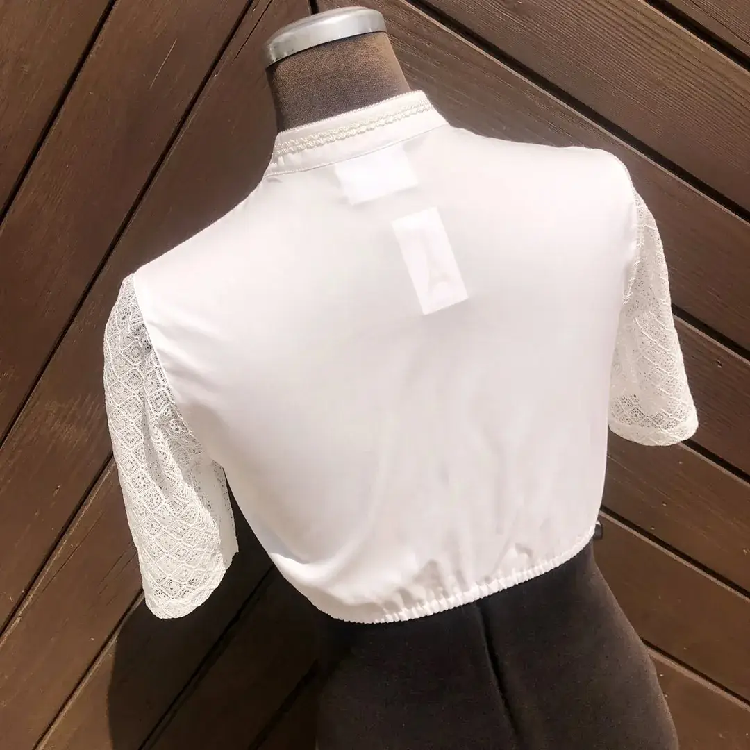 Waldorff Dirndlbluse creme mit Schneewittchenkragen No. 3 – Bild 12 – Chiemgauer Heimatwerk Trachten-Onlineshop Waldorff Dirndlbluse creme mit Schneewittchenkragen No. 3 - Bild 12 - Chiemgauer Heimatwerk Trachten-Onlineshop
