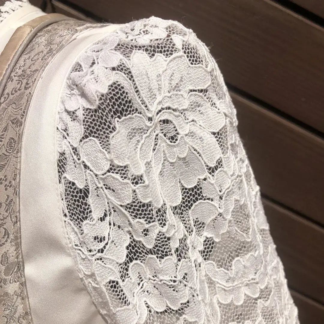 Waldorff Dirndlbluse creme mit Spitzenärmeln No. 1 – Bild 13 – Chiemgauer Heimatwerk Trachten-Onlineshop Waldorff Dirndlbluse creme mit Spitzenärmeln No. 1 - Bild 13 - Chiemgauer Heimatwerk Trachten-Onlineshop