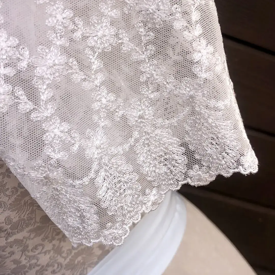 Waldorff Dirndlbluse creme mit Spitzenärmeln No. 2 – Bild 3 – Chiemgauer Heimatwerk Trachten-Onlineshop Waldorff Dirndlbluse creme mit Spitzenärmeln No. 2 - Bild 3 - Chiemgauer Heimatwerk Trachten-Onlineshop