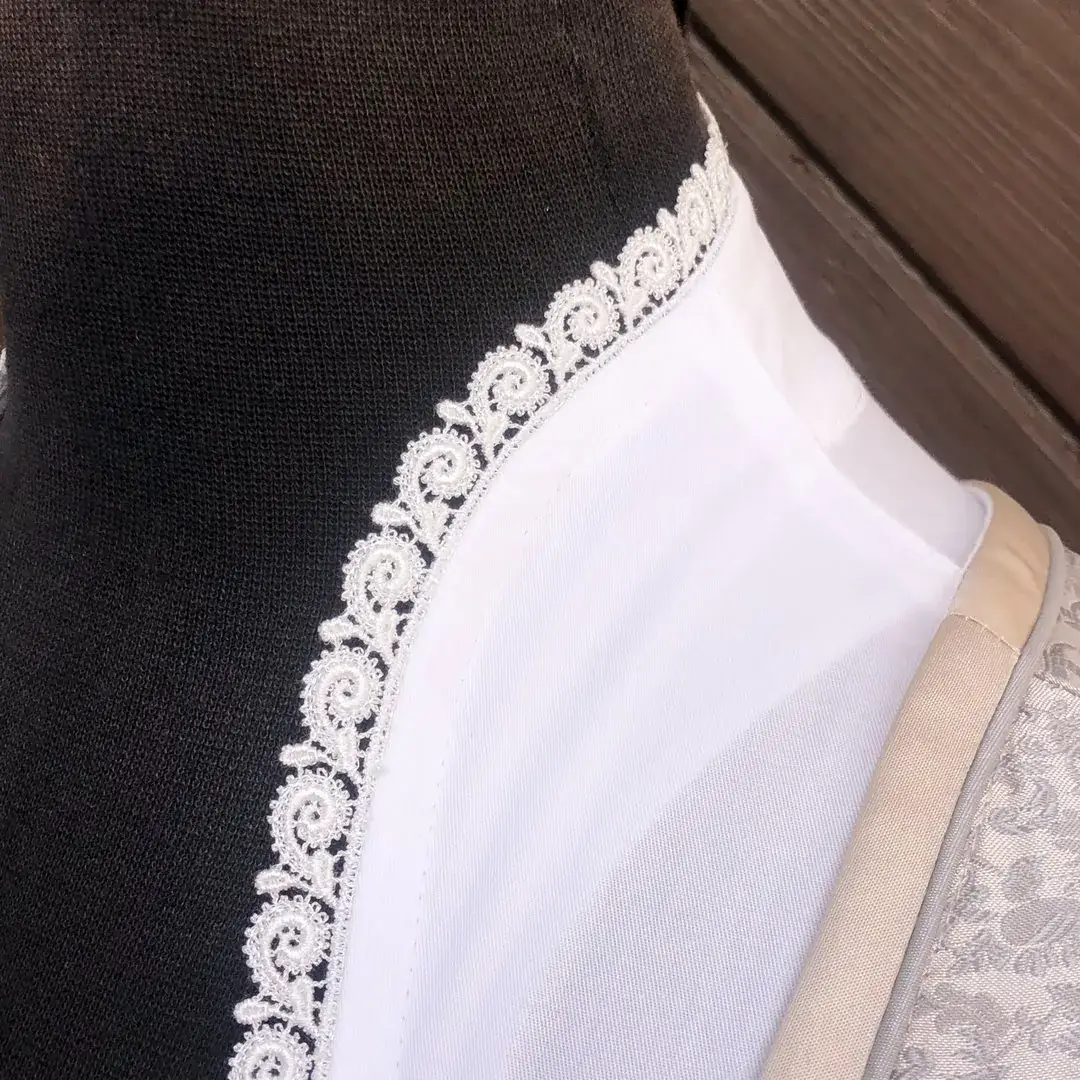 Waldorff Dirndlbluse creme mit Spitzenärmeln No. 2 – Bild 50 – Chiemgauer Heimatwerk Trachten-Onlineshop Waldorff Dirndlbluse creme mit Spitzenärmeln No. 2 - Bild 50 - Chiemgauer Heimatwerk Trachten-Onlineshop