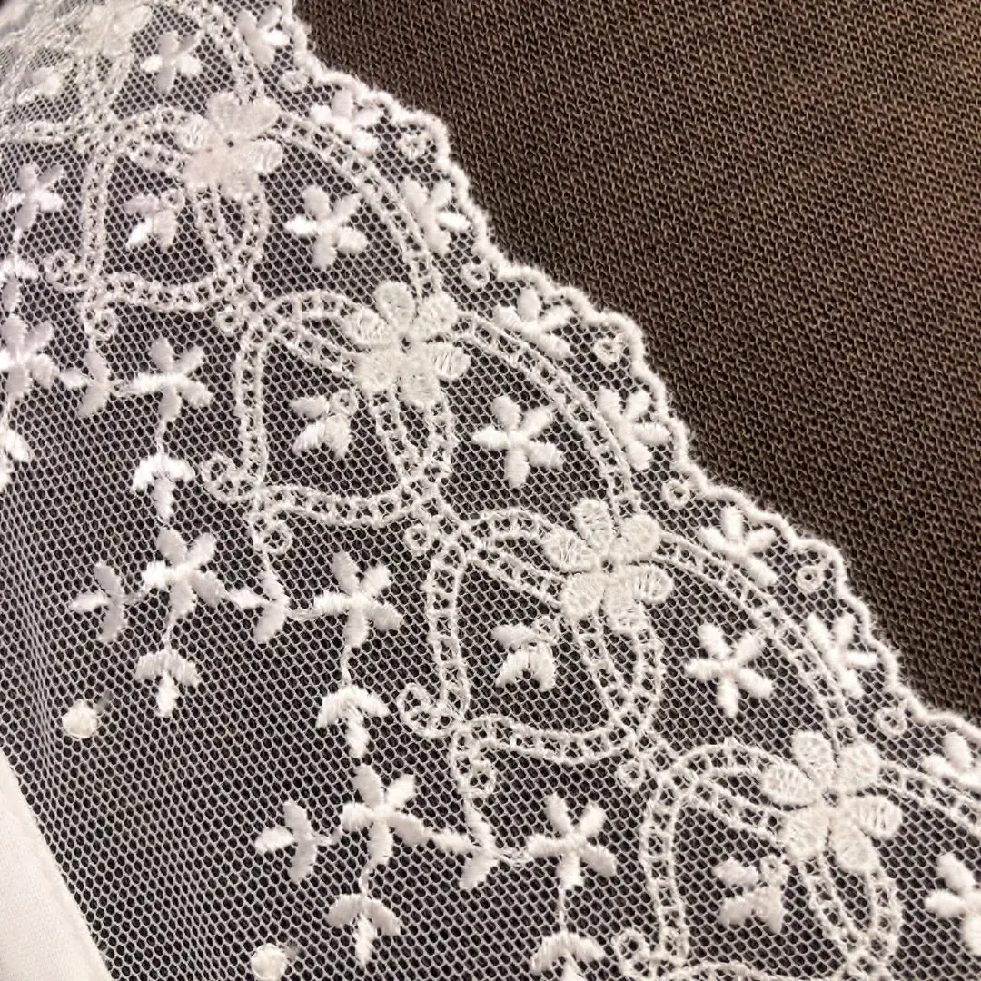 Waldorff Dirndlbluse creme mit V-Ausschnitt No. 3 – Bild 11 – Chiemgauer Heimatwerk Trachten-Onlineshop Waldorff Dirndlbluse creme mit V-Ausschnitt No. 3 - Bild 11 - Chiemgauer Heimatwerk Trachten-Onlineshop