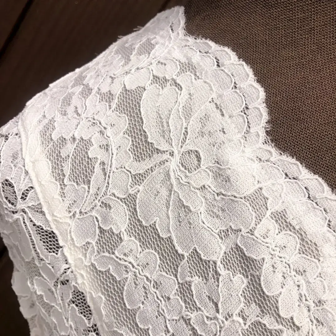 Waldorff Dirndlbluse creme mit V-Ausschnitt No. 6 – Bild 62 – Chiemgauer Heimatwerk Trachten-Onlineshop Waldorff Dirndlbluse creme mit V-Ausschnitt No. 6 - Bild 62 - Chiemgauer Heimatwerk Trachten-Onlineshop