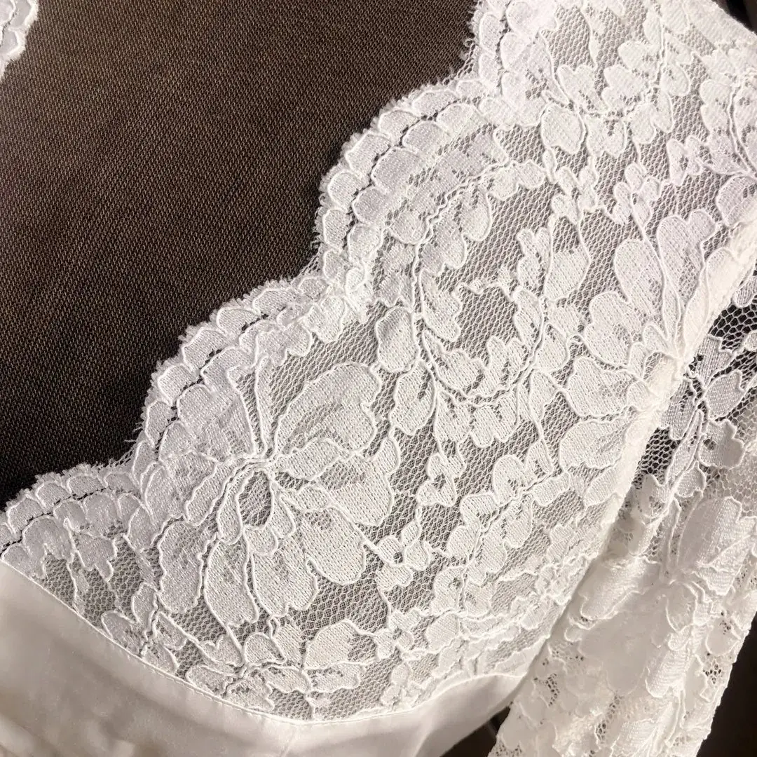 Waldorff Dirndlbluse creme mit V-Ausschnitt No. 6 – Bild 68 – Chiemgauer Heimatwerk Trachten-Onlineshop Waldorff Dirndlbluse creme mit V-Ausschnitt No. 6 - Bild 68 - Chiemgauer Heimatwerk Trachten-Onlineshop
