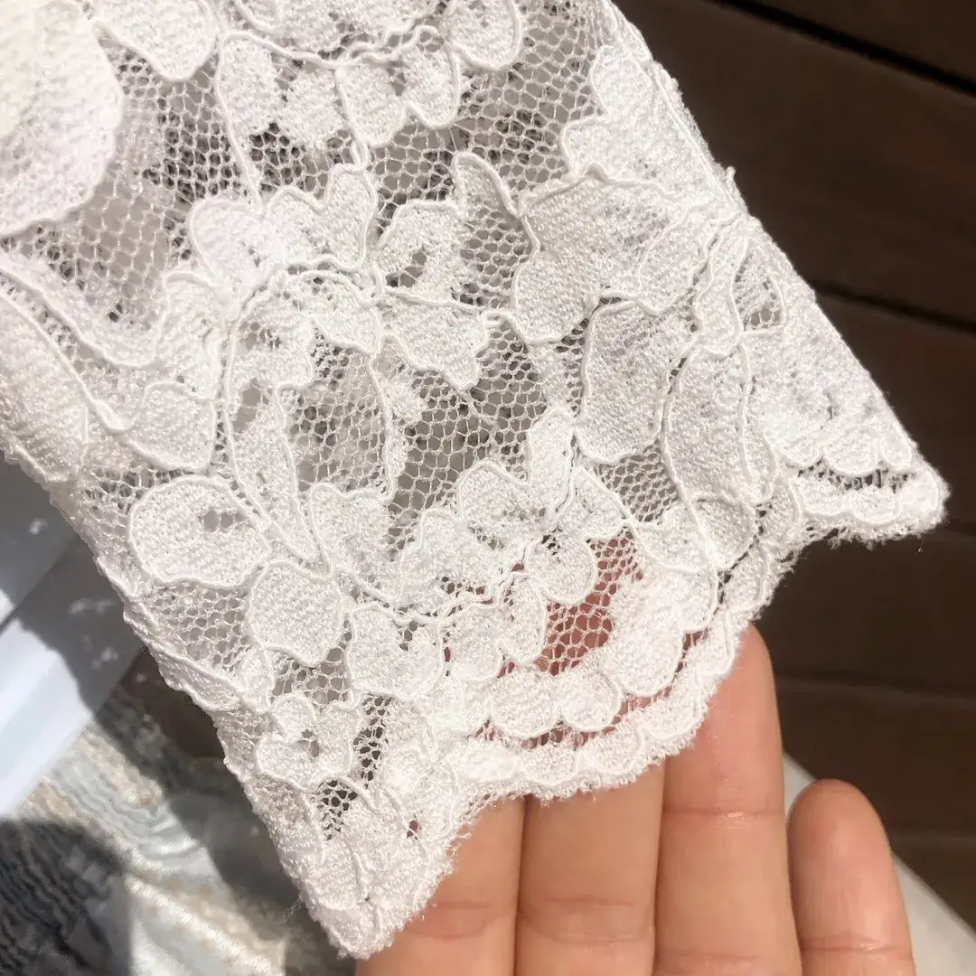Waldorff Dirndlbluse creme mit V-Ausschnitt No. 7 – Bild 24 – Chiemgauer Heimatwerk Trachten-Onlineshop Waldorff Dirndlbluse creme mit V-Ausschnitt No. 7 - Bild 24 - Chiemgauer Heimatwerk Trachten-Onlineshop