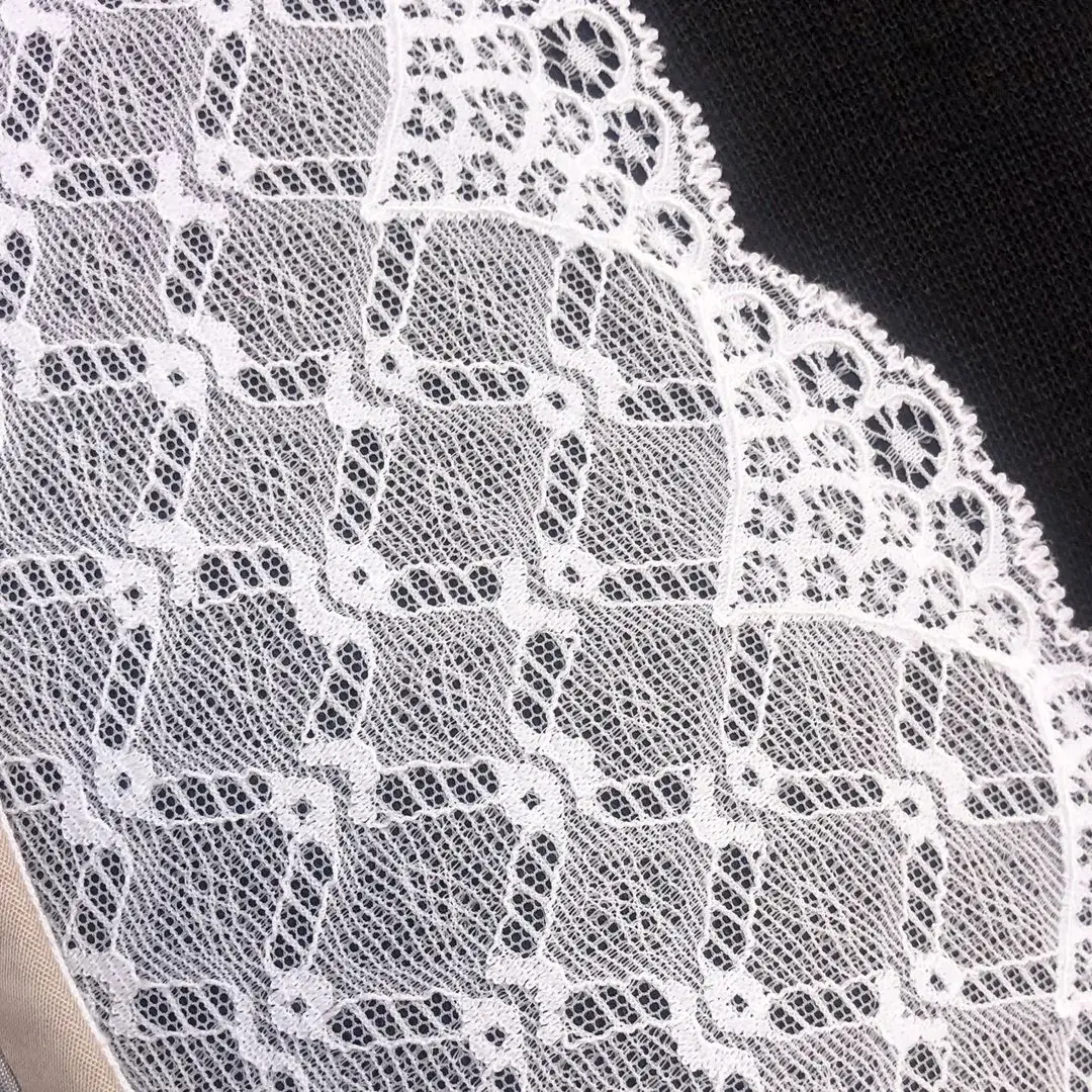 Waldorff Dirndlbluse creme mit V-Ausschnitt No. 8 – Bild 12 – Chiemgauer Heimatwerk Trachten-Onlineshop Waldorff Dirndlbluse creme mit V-Ausschnitt No. 8 - Bild 12 - Chiemgauer Heimatwerk Trachten-Onlineshop