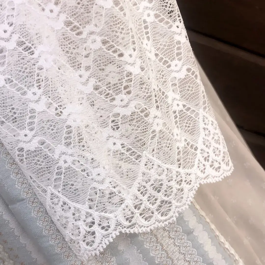 Waldorff Dirndlbluse creme mit V-Ausschnitt No. 8 – Bild 26 – Chiemgauer Heimatwerk Trachten-Onlineshop Waldorff Dirndlbluse creme mit V-Ausschnitt No. 8 - Bild 26 - Chiemgauer Heimatwerk Trachten-Onlineshop