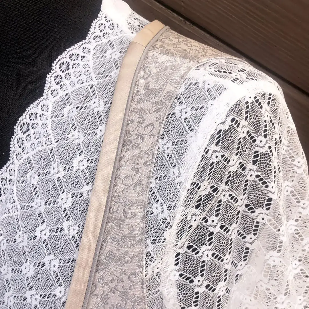 Waldorff Dirndlbluse creme mit V-Ausschnitt No. 8 – Bild 48 – Chiemgauer Heimatwerk Trachten-Onlineshop Waldorff Dirndlbluse creme mit V-Ausschnitt No. 8 - Bild 48 - Chiemgauer Heimatwerk Trachten-Onlineshop