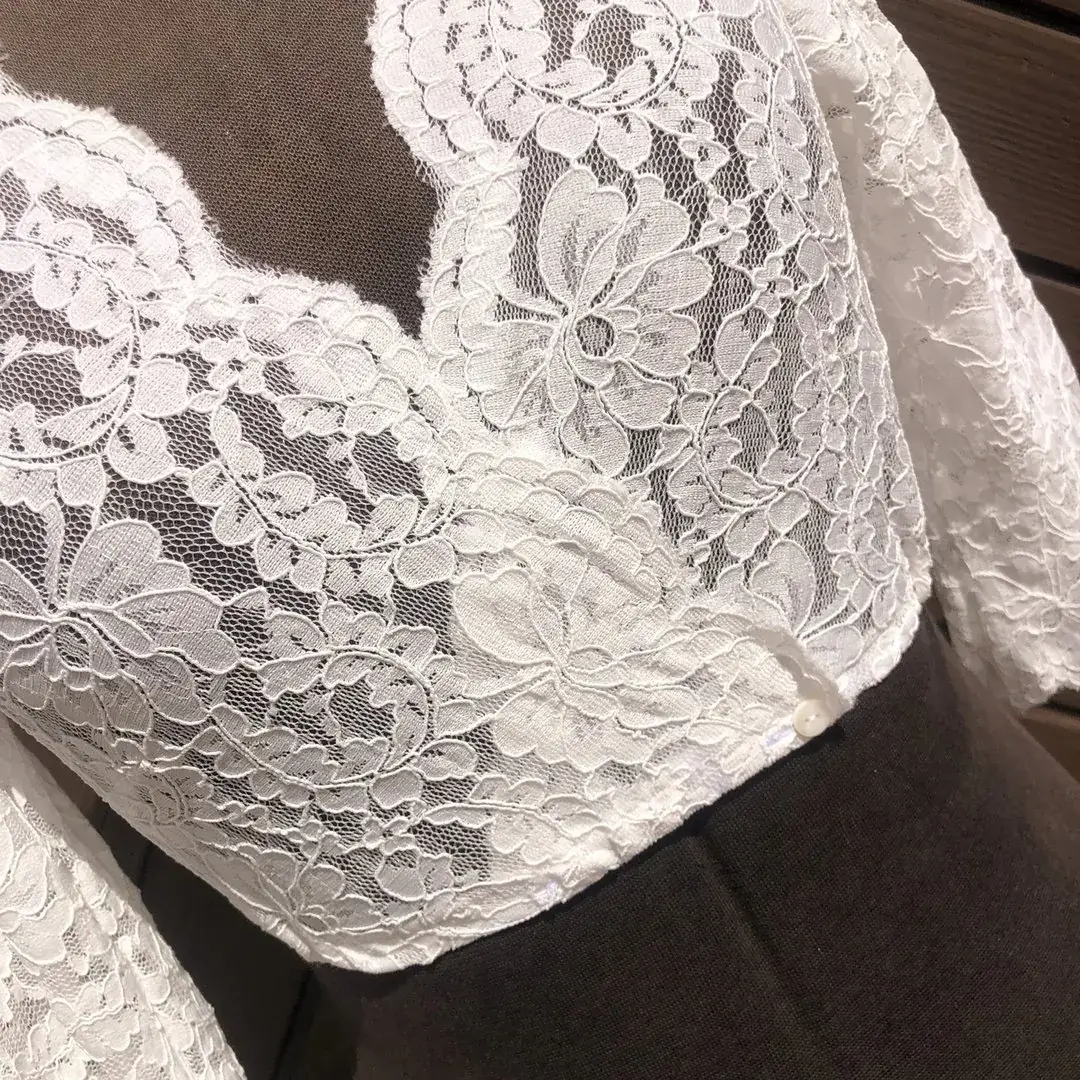 Waldorff Dirndlbluse creme mit V-Ausschnitt No. 9 – Bild 37 – Chiemgauer Heimatwerk Trachten-Onlineshop Waldorff Dirndlbluse creme mit V-Ausschnitt No. 9 - Bild 37 - Chiemgauer Heimatwerk Trachten-Onlineshop