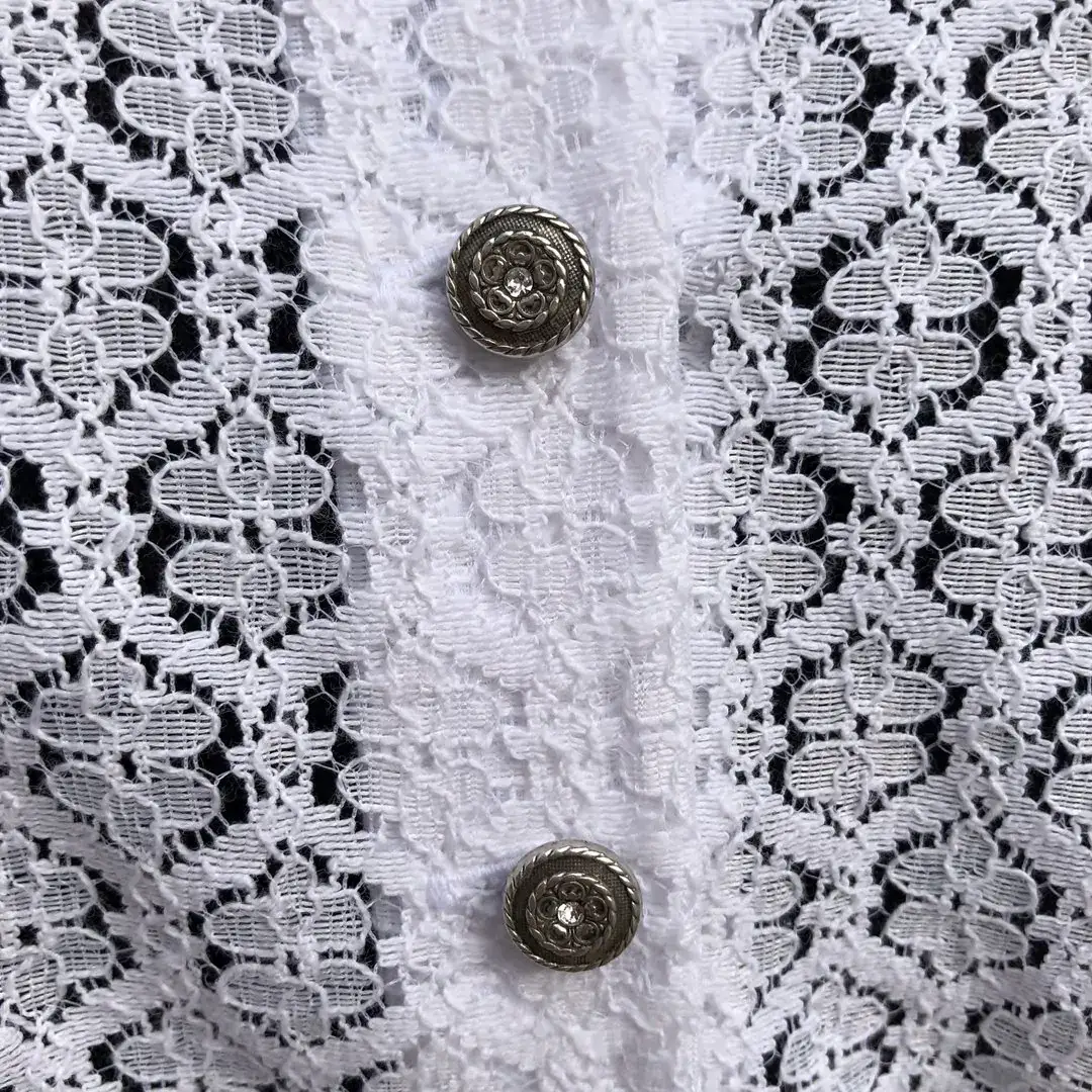 Waldorff Dirndlbluse hochgeschlossen mit kurzarm – Bild 12 – Chiemgauer Heimatwerk Trachten-Onlineshop Waldorff Dirndlbluse hochgeschlossen mit kurzarm - Bild 12 - Chiemgauer Heimatwerk Trachten-Onlineshop
