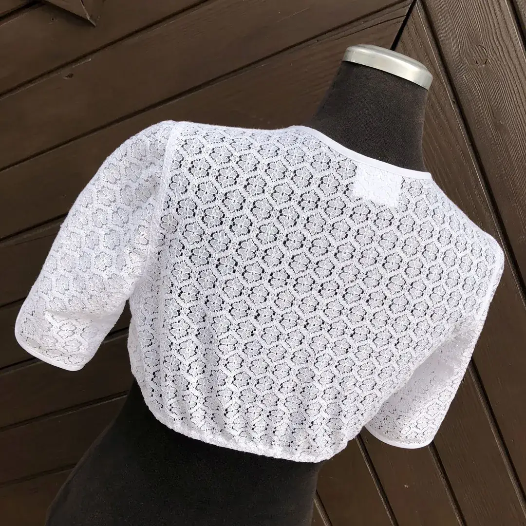 Waldorff Dirndlbluse hochgeschlossen mit kurzarm – Bild 23 – Chiemgauer Heimatwerk Trachten-Onlineshop Waldorff Dirndlbluse hochgeschlossen mit kurzarm - Bild 23 - Chiemgauer Heimatwerk Trachten-Onlineshop