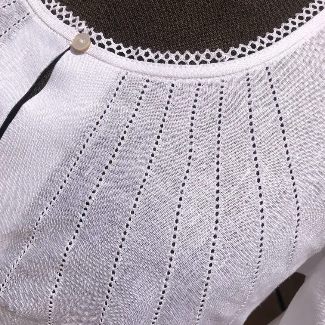 Waldorff Dirndlbluse kurzarm aus Leinen No. 1 – Bild 15 – Chiemgauer Heimatwerk Trachten-Onlineshop Waldorff Dirndlbluse kurzarm aus Leinen No. 1 - Bild 15 - Chiemgauer Heimatwerk Trachten-Onlineshop