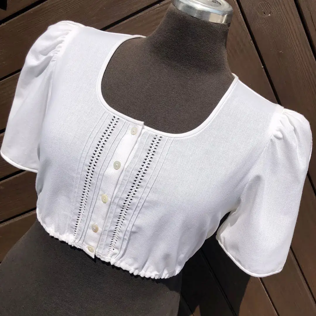 Waldorff Dirndlbluse kurzarm mit Hohlsaum – Bild 19 – Chiemgauer Heimatwerk Trachten-Onlineshop Waldorff Dirndlbluse kurzarm mit Hohlsaum - Bild 19 - Chiemgauer Heimatwerk Trachten-Onlineshop