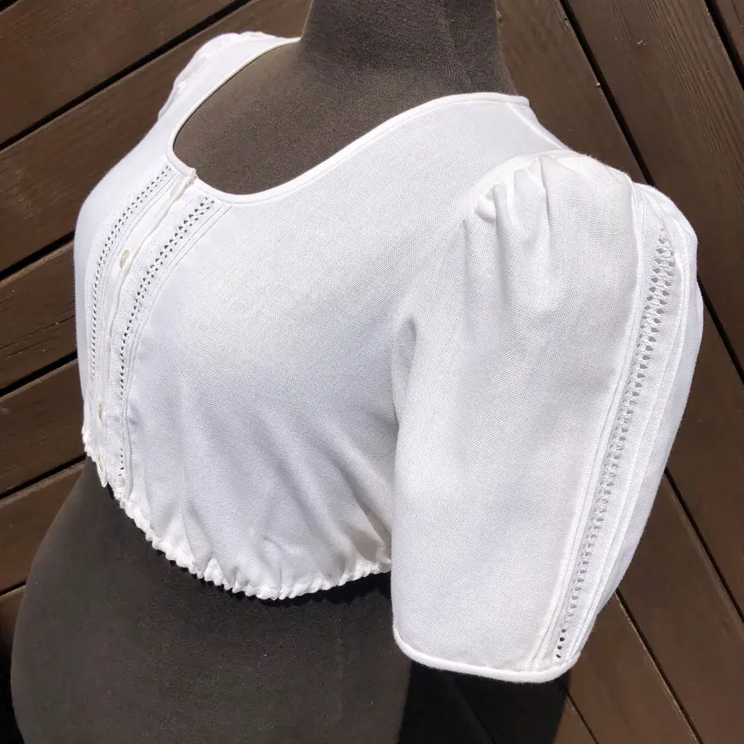 Waldorff Dirndlbluse kurzarm mit Hohlsaum – Bild 6 – Chiemgauer Heimatwerk Trachten-Onlineshop Waldorff Dirndlbluse kurzarm mit Hohlsaum - Bild 6 - Chiemgauer Heimatwerk Trachten-Onlineshop