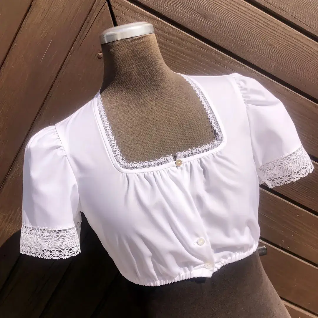 Waldorff Dirndlbluse kurzarm mit Klöppelspitze No. 1 – Bild 7 – Chiemgauer Heimatwerk Trachten-Onlineshop Waldorff Dirndlbluse kurzarm mit Klöppelspitze No. 1 - Bild 7 - Chiemgauer Heimatwerk Trachten-Onlineshop