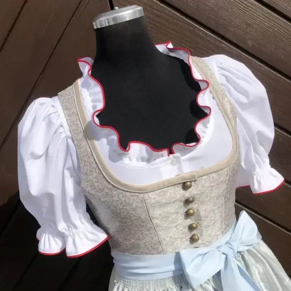 Waldorff Dirndlbluse kurzarm mit Paspel rot – Bild 1 – Chiemgauer Heimatwerk Trachten-Onlineshop Waldorff Dirndlbluse kurzarm mit Paspel rot - Bild 1 - Chiemgauer Heimatwerk Trachten-Onlineshop