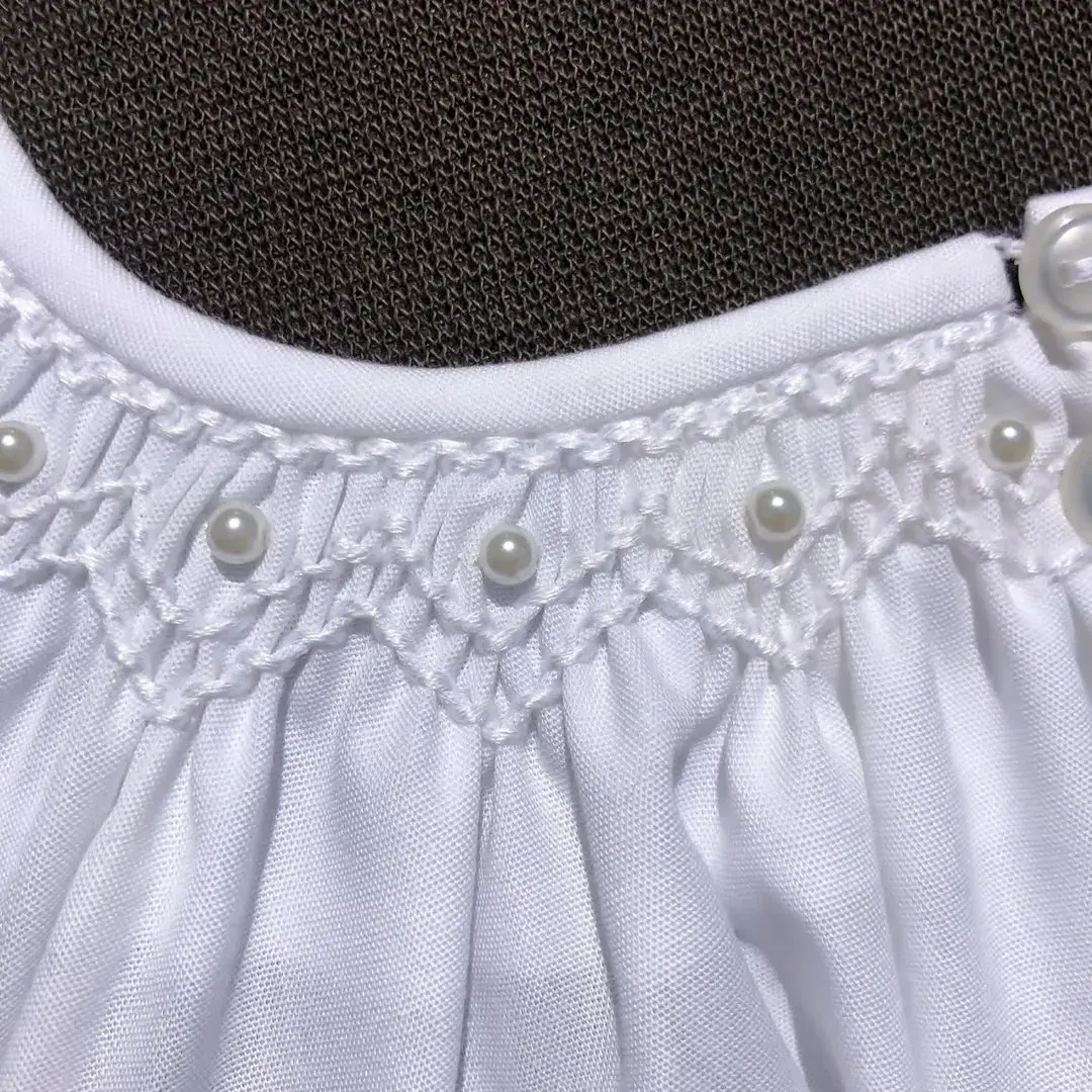 Waldorff Dirndlbluse kurzarm mit Perlen No. 13 – Bild 17 – Chiemgauer Heimatwerk Trachten-Onlineshop Waldorff Dirndlbluse kurzarm mit Perlen No. 13 - Bild 17 - Chiemgauer Heimatwerk Trachten-Onlineshop