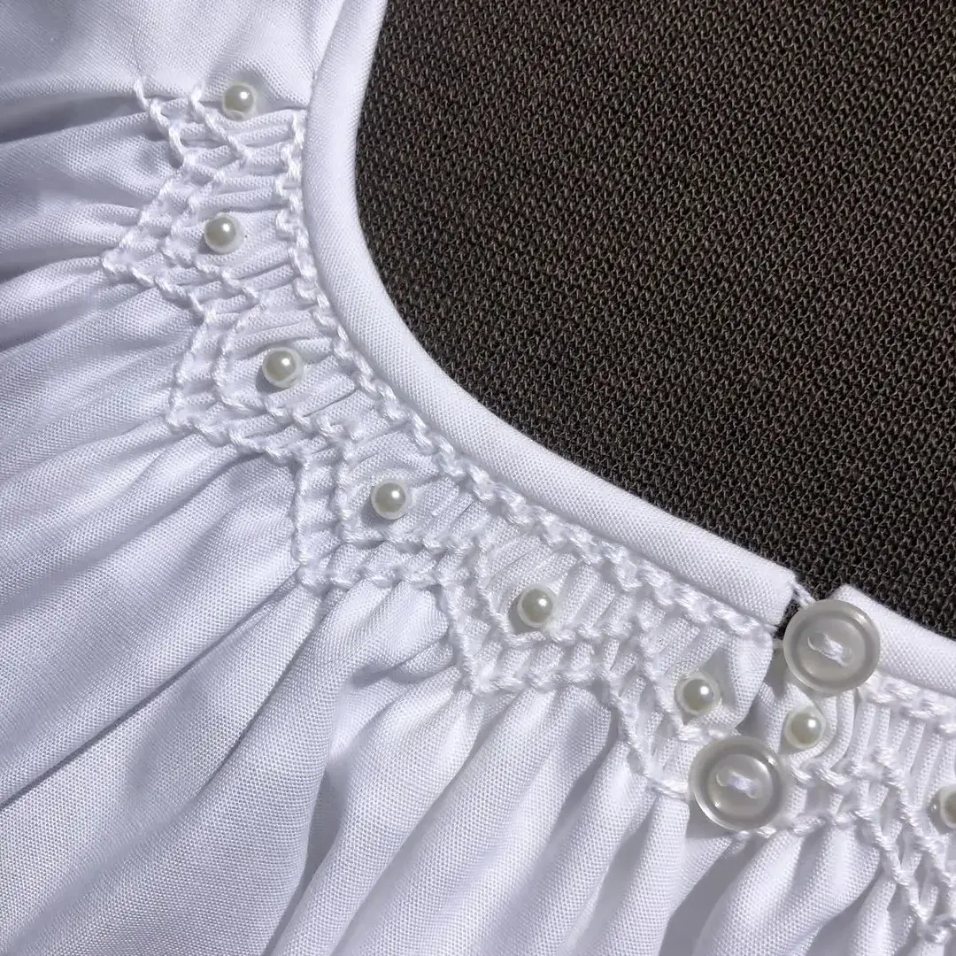 Waldorff Dirndlbluse kurzarm mit Perlen No. 13 – Bild 27 – Chiemgauer Heimatwerk Trachten-Onlineshop Waldorff Dirndlbluse kurzarm mit Perlen No. 13 - Bild 27 - Chiemgauer Heimatwerk Trachten-Onlineshop