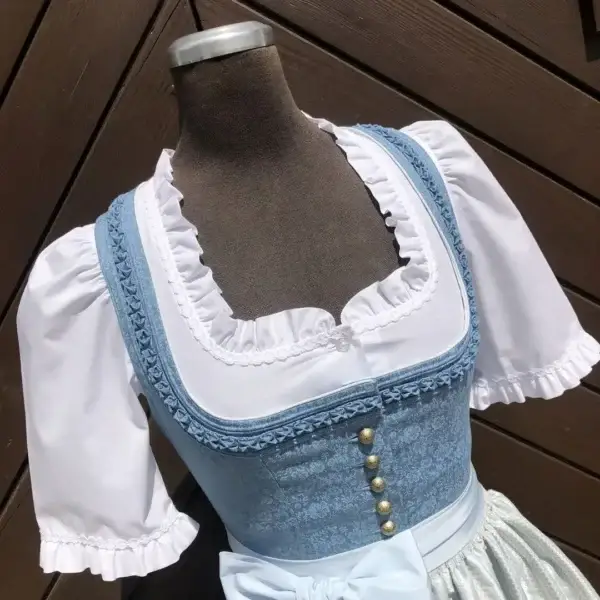 Waldorff Dirndlbluse kurzarm mit Rüsche – Bild 1 – Chiemgauer Heimatwerk Trachten-Onlineshop Waldorff Dirndlbluse kurzarm mit Rüsche - Bild 1 - Chiemgauer Heimatwerk Trachten-Onlineshop