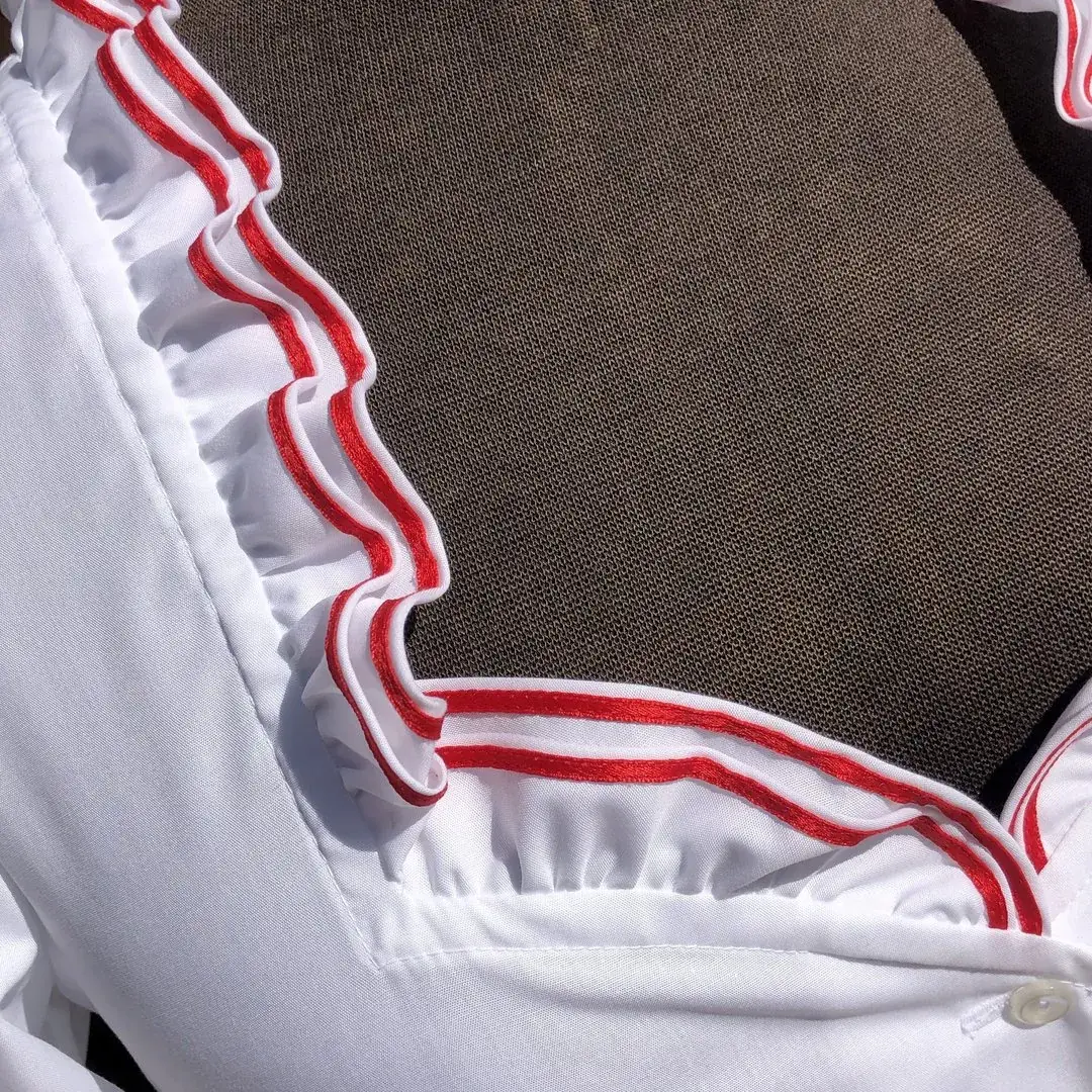 Waldorff Dirndlbluse kurzarm mit Satinband rot – Bild 3 – Chiemgauer Heimatwerk Trachten-Onlineshop Waldorff Dirndlbluse kurzarm mit Satinband rot - Bild 3 - Chiemgauer Heimatwerk Trachten-Onlineshop