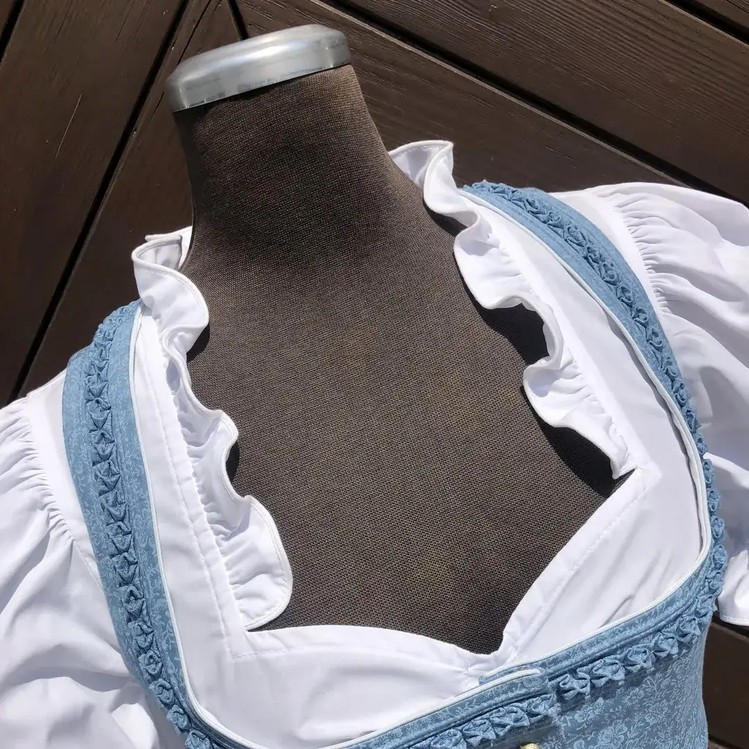 Waldorff Dirndlbluse kurzarm mit Schneewittchenkragen No. 1 – Bild 18 – Chiemgauer Heimatwerk Trachten-Onlineshop Waldorff Dirndlbluse kurzarm mit Schneewittchenkragen No. 1 - Bild 18 - Chiemgauer Heimatwerk Trachten-Onlineshop