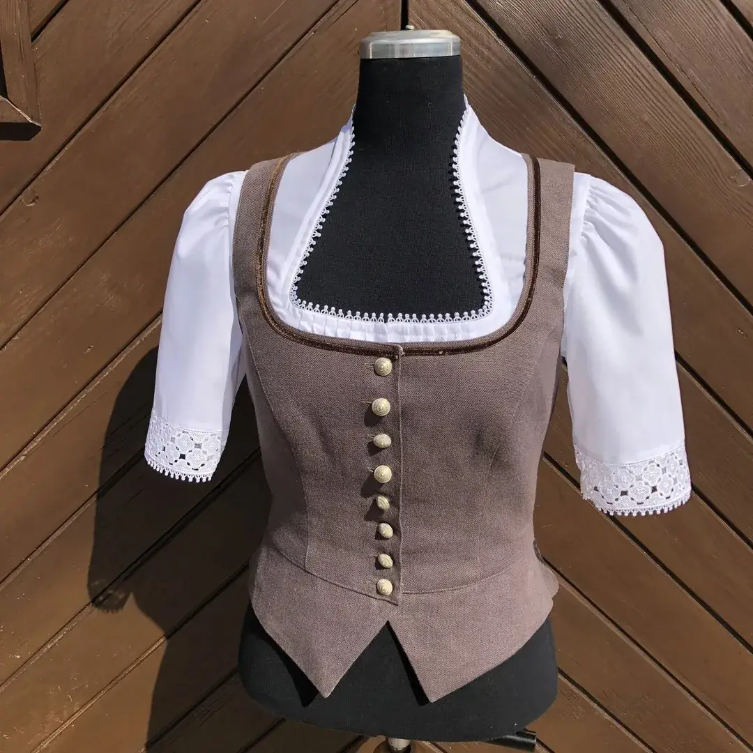 Waldorff Dirndlbluse kurzarm mit Schneewittchenkragen No. 15 – Bild 14 – Chiemgauer Heimatwerk Trachten-Onlineshop Waldorff Dirndlbluse kurzarm mit Schneewittchenkragen No. 15 - Bild 14 - Chiemgauer Heimatwerk Trachten-Onlineshop