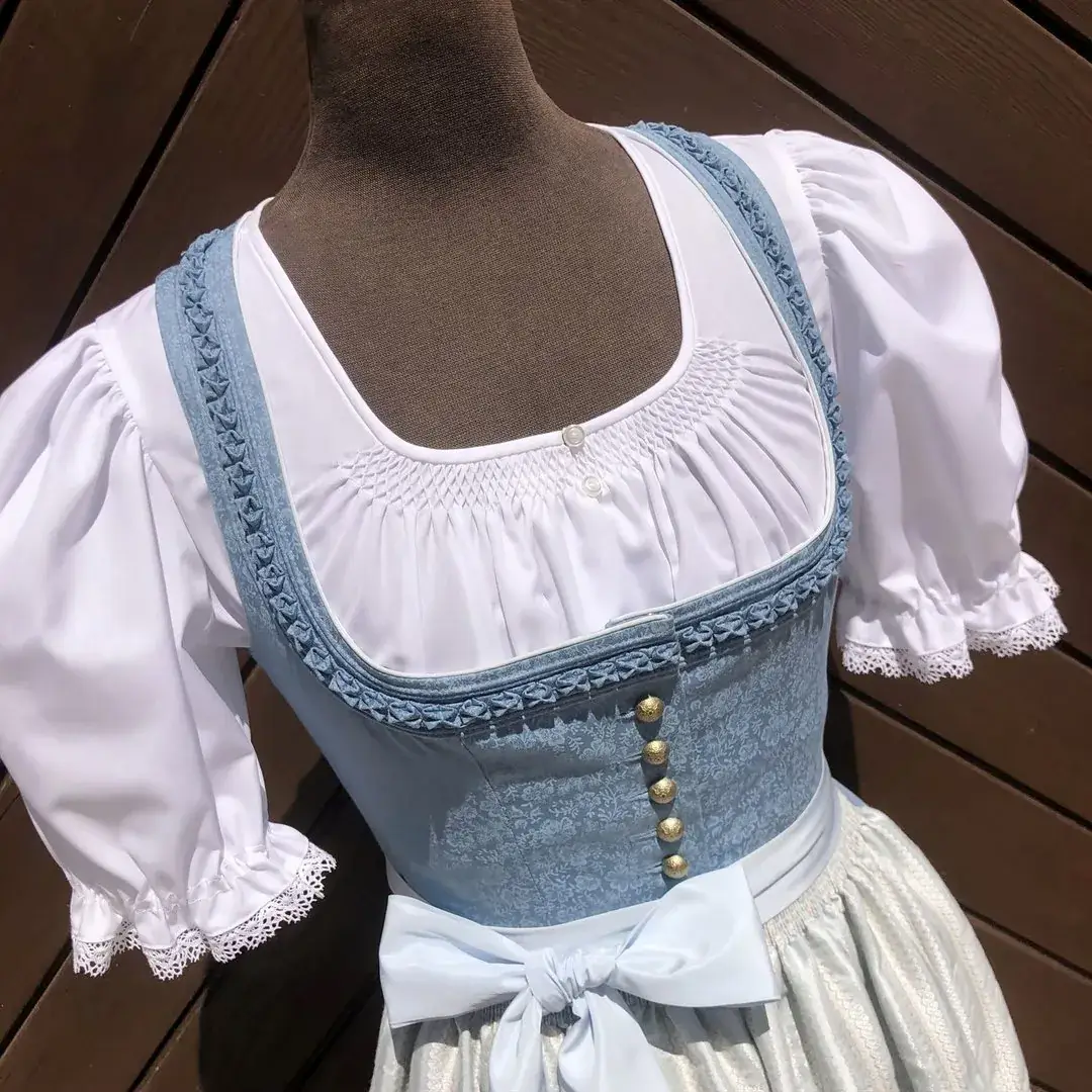 Waldorff Dirndlbluse kurzarm mit Smok No. 7 – Bild 17 – Chiemgauer Heimatwerk Trachten-Onlineshop Waldorff Dirndlbluse kurzarm mit Smok No. 7 - Bild 17 - Chiemgauer Heimatwerk Trachten-Onlineshop