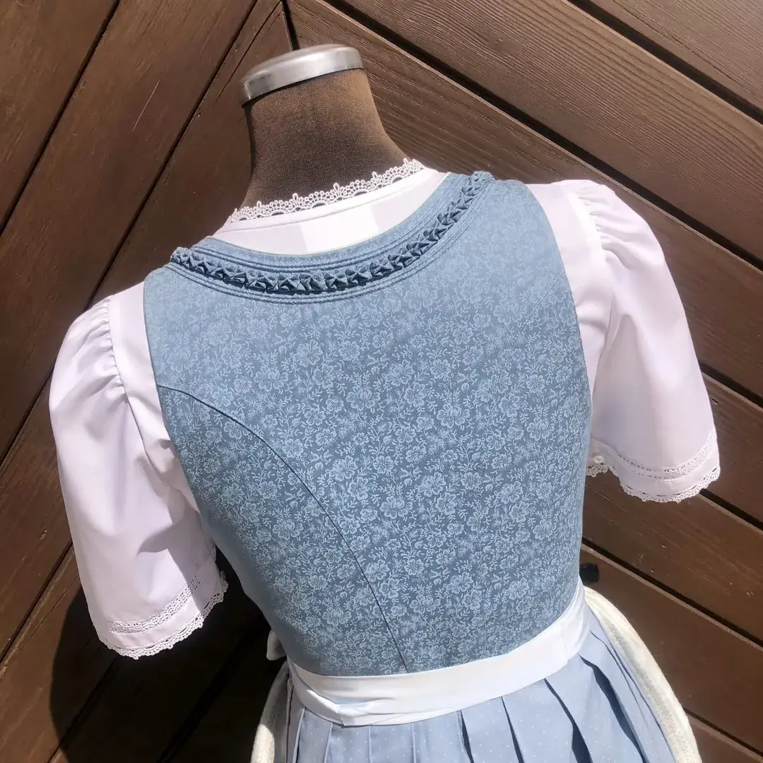 Waldorff Dirndlbluse kurzarm mit Spitze No. 2 – Bild 49 – Chiemgauer Heimatwerk Trachten-Onlineshop Waldorff Dirndlbluse kurzarm mit Spitze No. 2 - Bild 49 - Chiemgauer Heimatwerk Trachten-Onlineshop