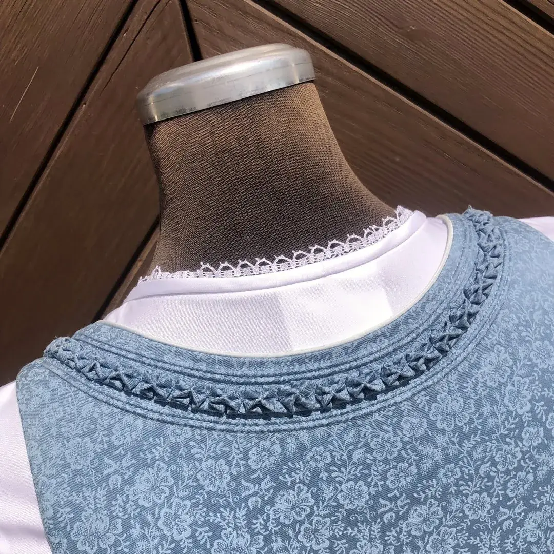Waldorff Dirndlbluse kurzarm mit Spitzenärmeln No. 3 – Bild 40 – Chiemgauer Heimatwerk Trachten-Onlineshop Waldorff Dirndlbluse kurzarm mit Spitzenärmeln No. 3 - Bild 40 - Chiemgauer Heimatwerk Trachten-Onlineshop